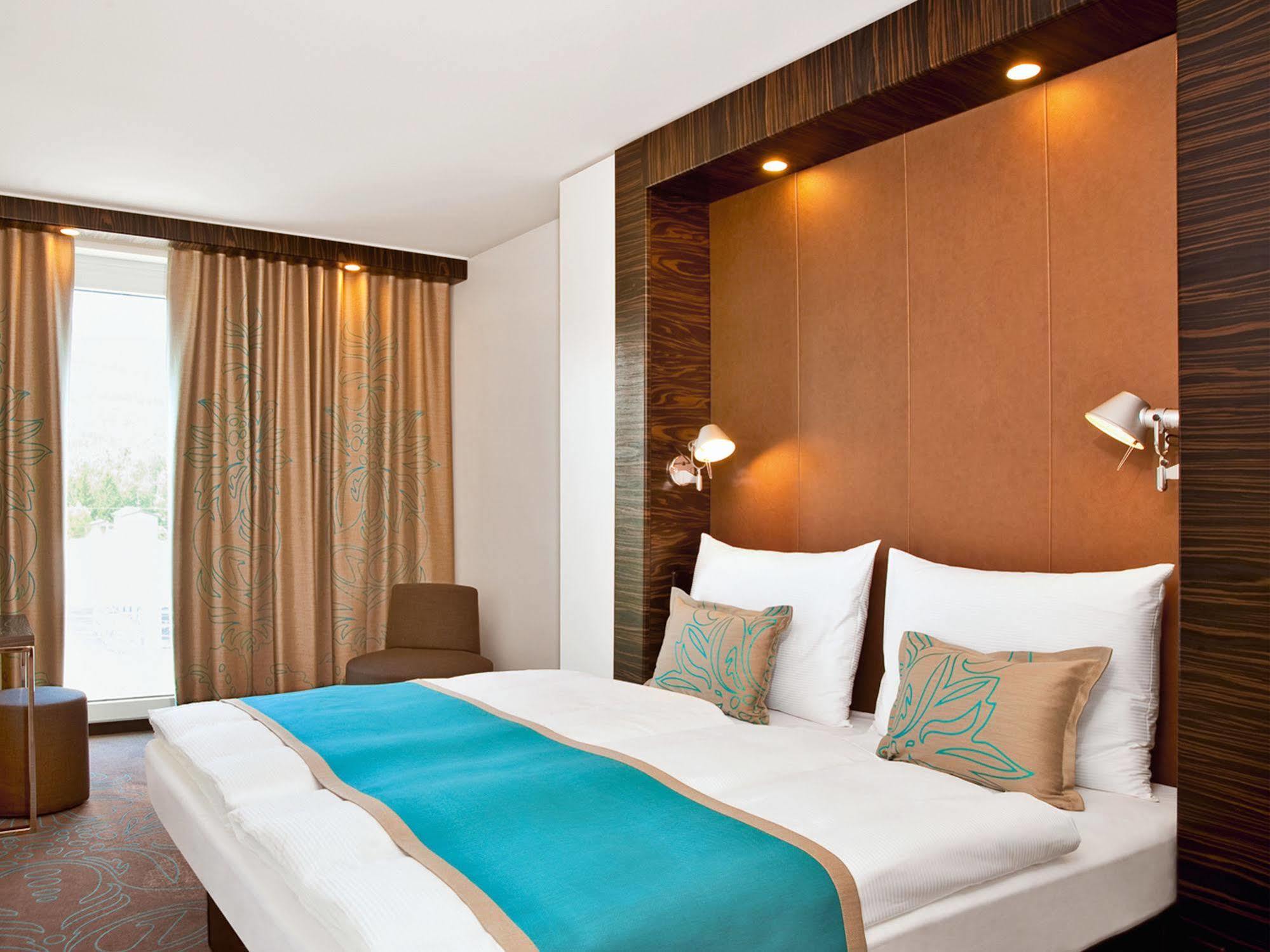 Motel One Manchester-Piccadilly Exterior photo